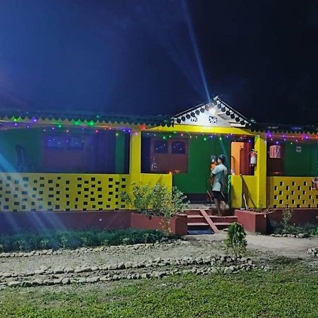 Leo Jungle Retreat By Stayapart , Jaldapara Madari Hat Exteriör bild
