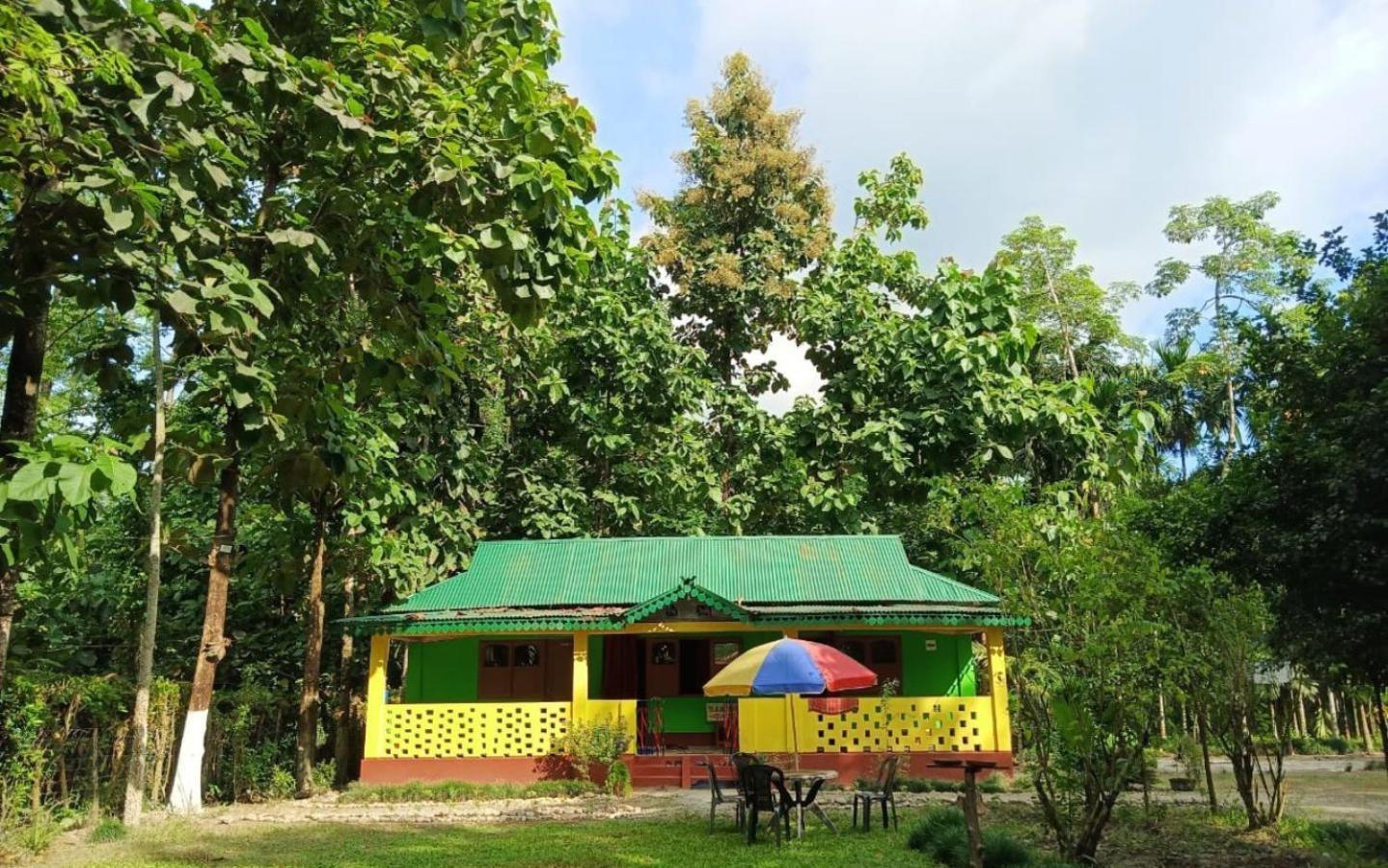 Leo Jungle Retreat By Stayapart , Jaldapara Madari Hat Exteriör bild